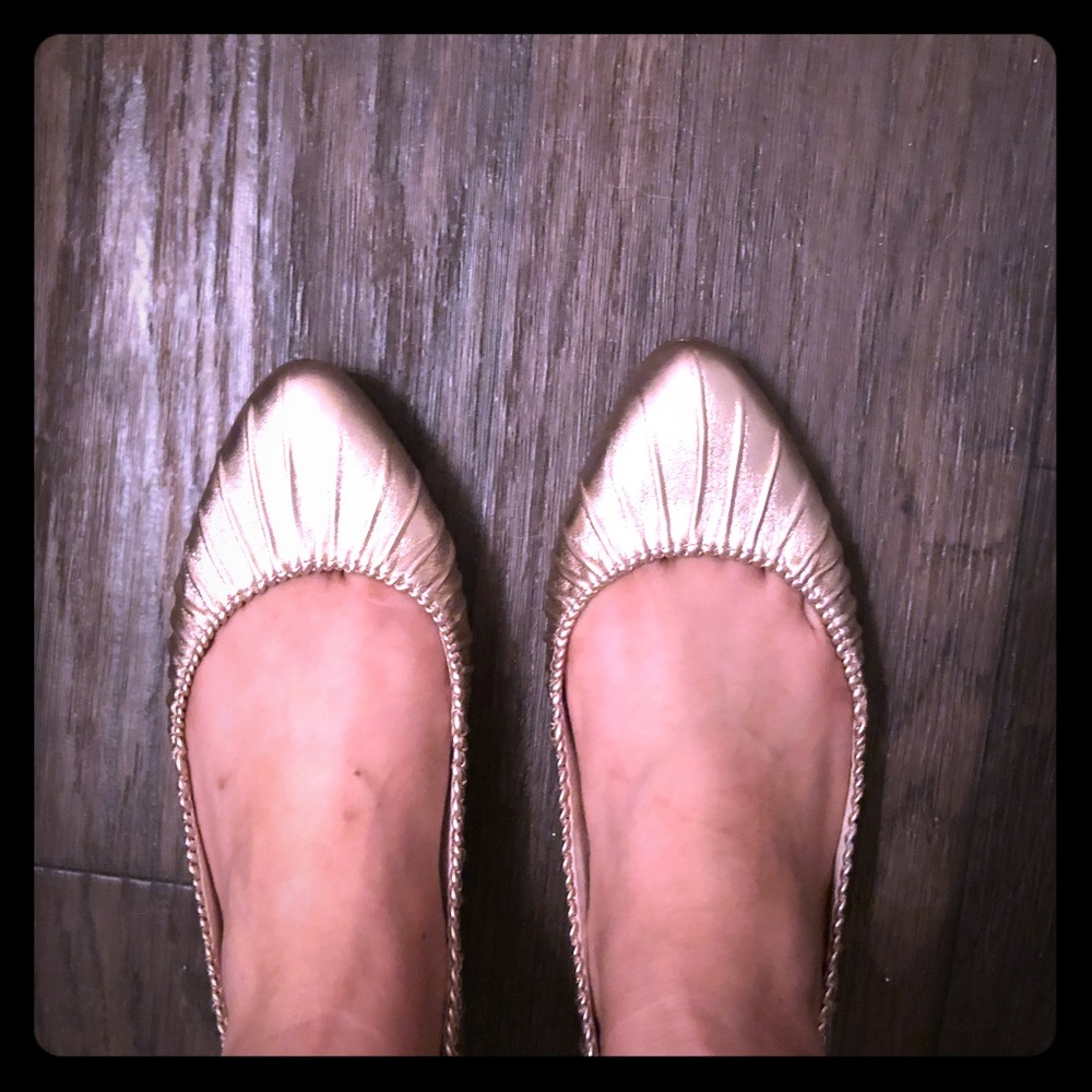 Rose gold 🦄gorgeous Louise et Cie flats